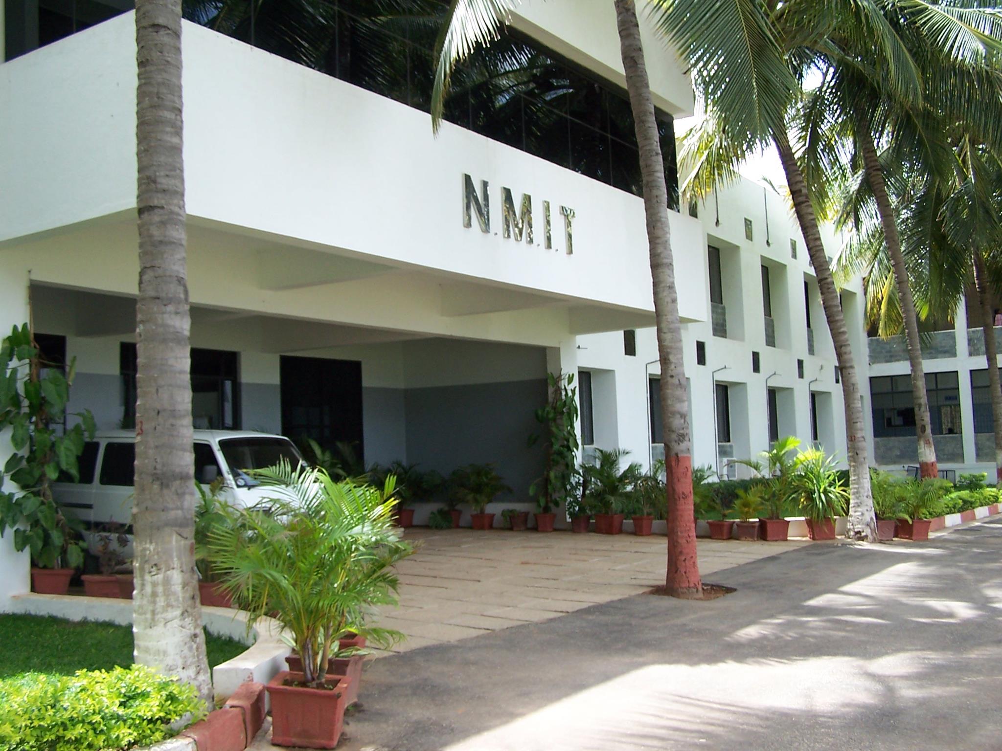 campus3.jpg