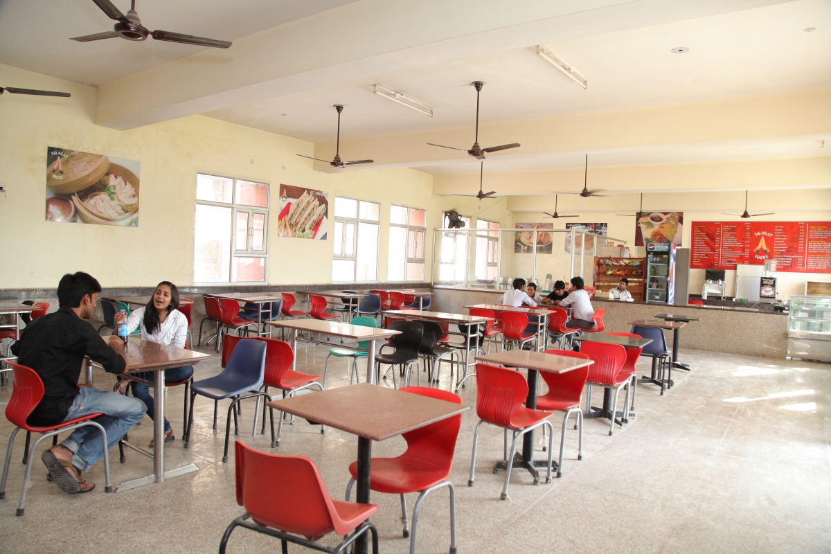 college-cafeteria.jpg