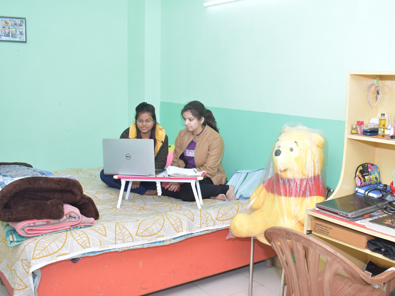 hostel-girl.jpg