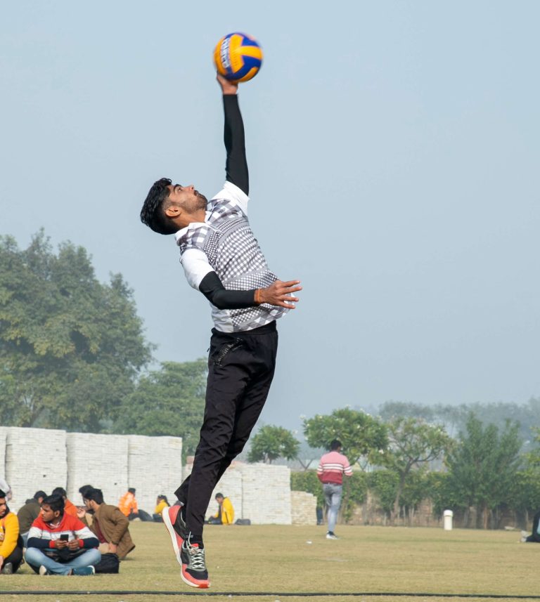 boy-volleyboll-1-1-768x857.jpg