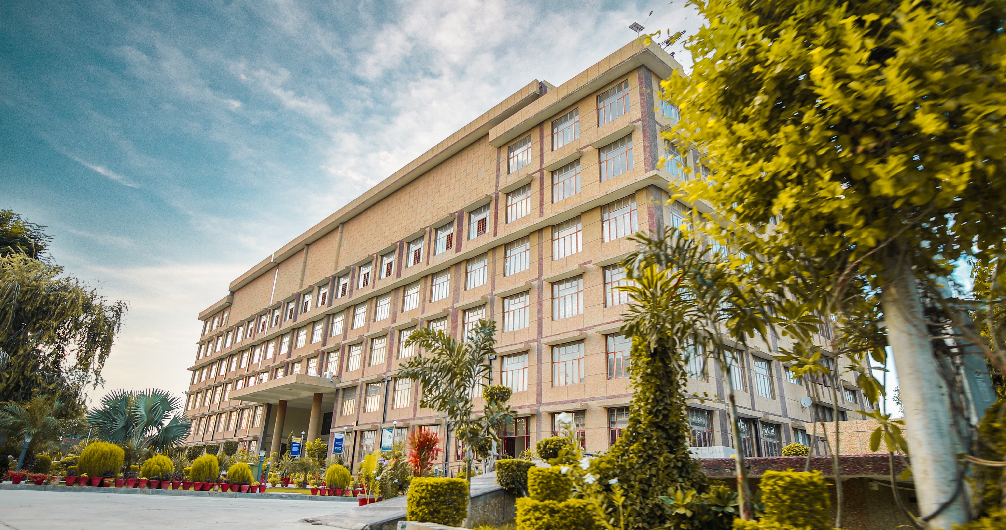 campus2.jpg